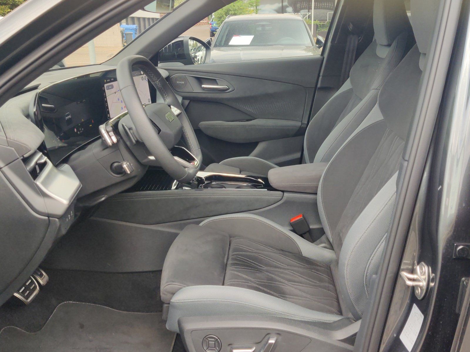 Fahrzeugabbildung Audi Q3 SUV e-hybrid Q3 e-hybrid 200 kW S tronic, Mat