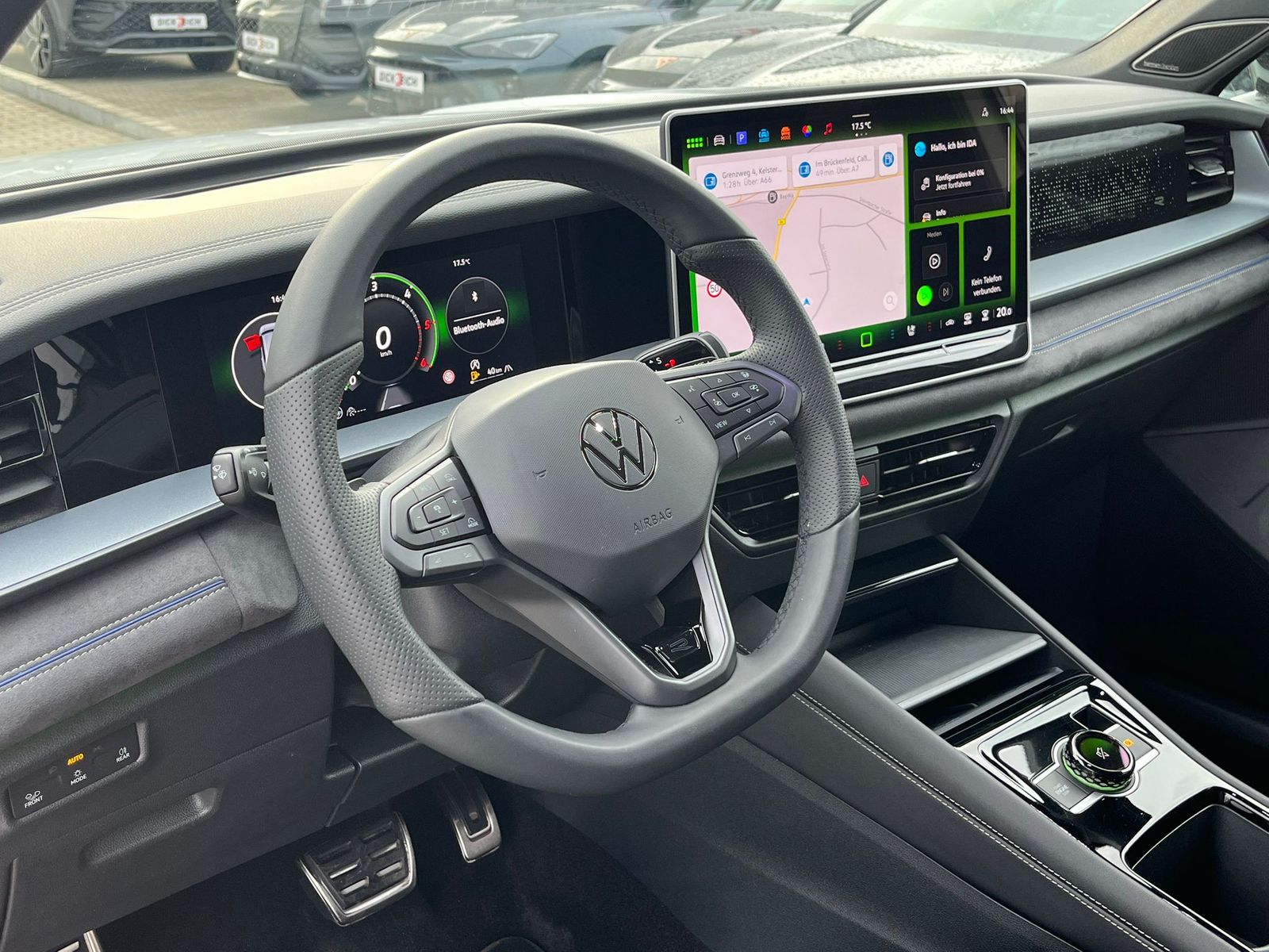 Fahrzeugabbildung Volkswagen Tayron 2.0 TDI 4M R-Line 7S*IQ-L.*LEDER*PANO*HUD