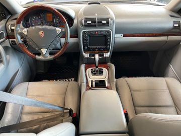 Porsche Cayenne *LEDER*NAVI*KLIMA*BOSE*BI-XENON*TEMPOMAT