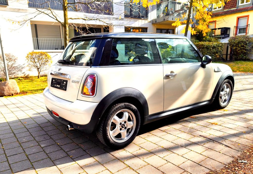 MINI Cooper C 2009