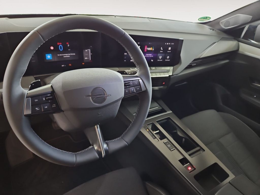 Fahrzeugabbildung Opel Astra Sports Tourer Hybrid 107 kW GS