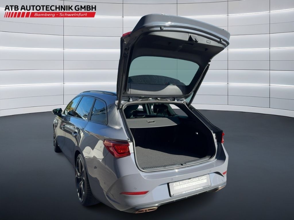 Fahrzeugabbildung CUPRA Leon VZ e-Hybrid, Allwetter, Panoramadach, Navi,
