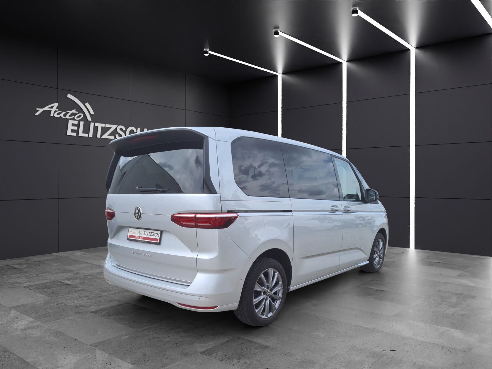 Fahrzeugabbildung Volkswagen T7 Multivan TSI DSG Style STH MATRIX ACC PANO NA
