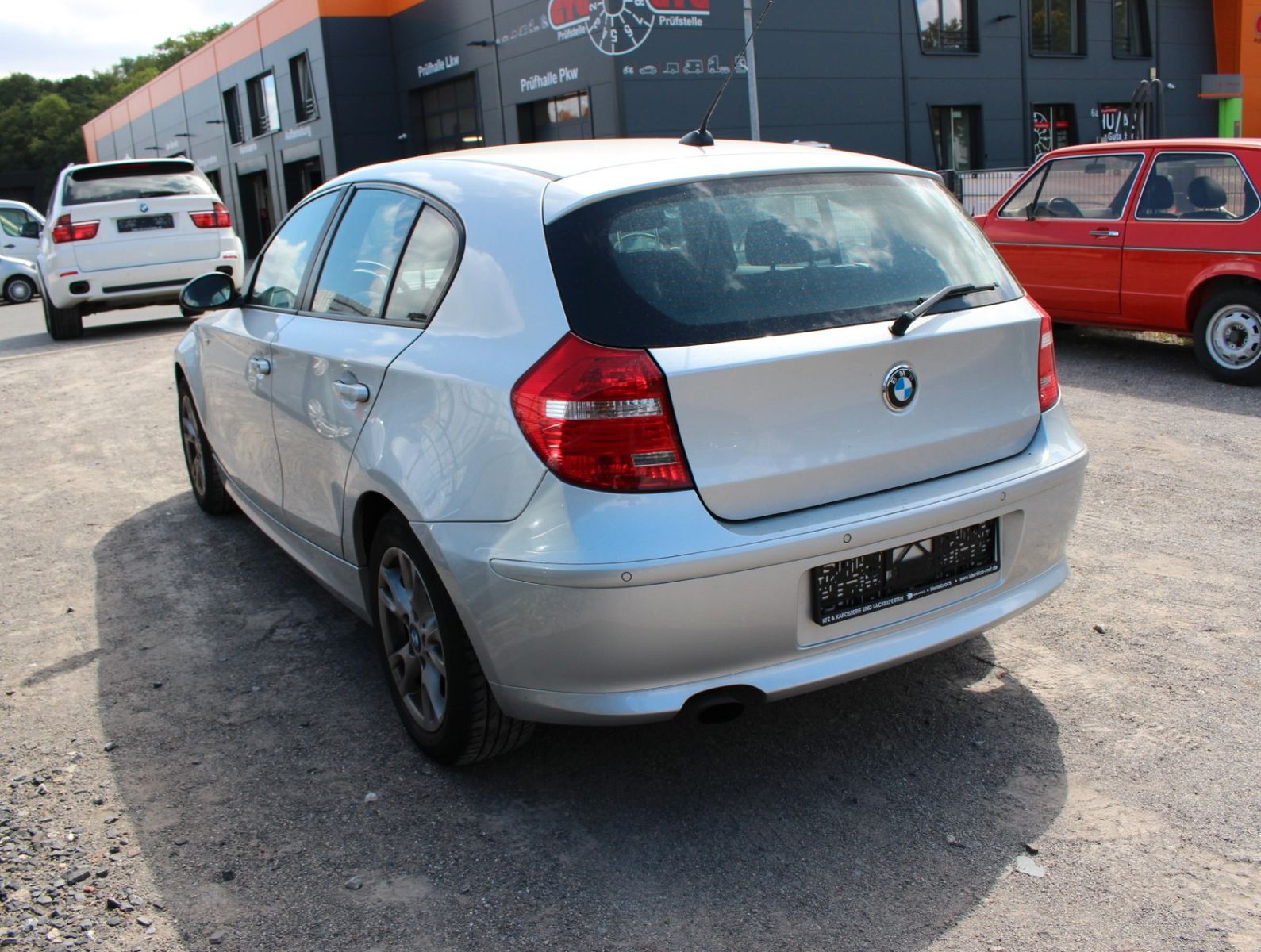 Fahrzeugabbildung BMW 116 d Avantage Paket + Klima + PDC