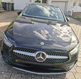 Mercedes-Benz A 250 - Mercedes-Benz 250 mit Benzin-Antrieb: Automatik