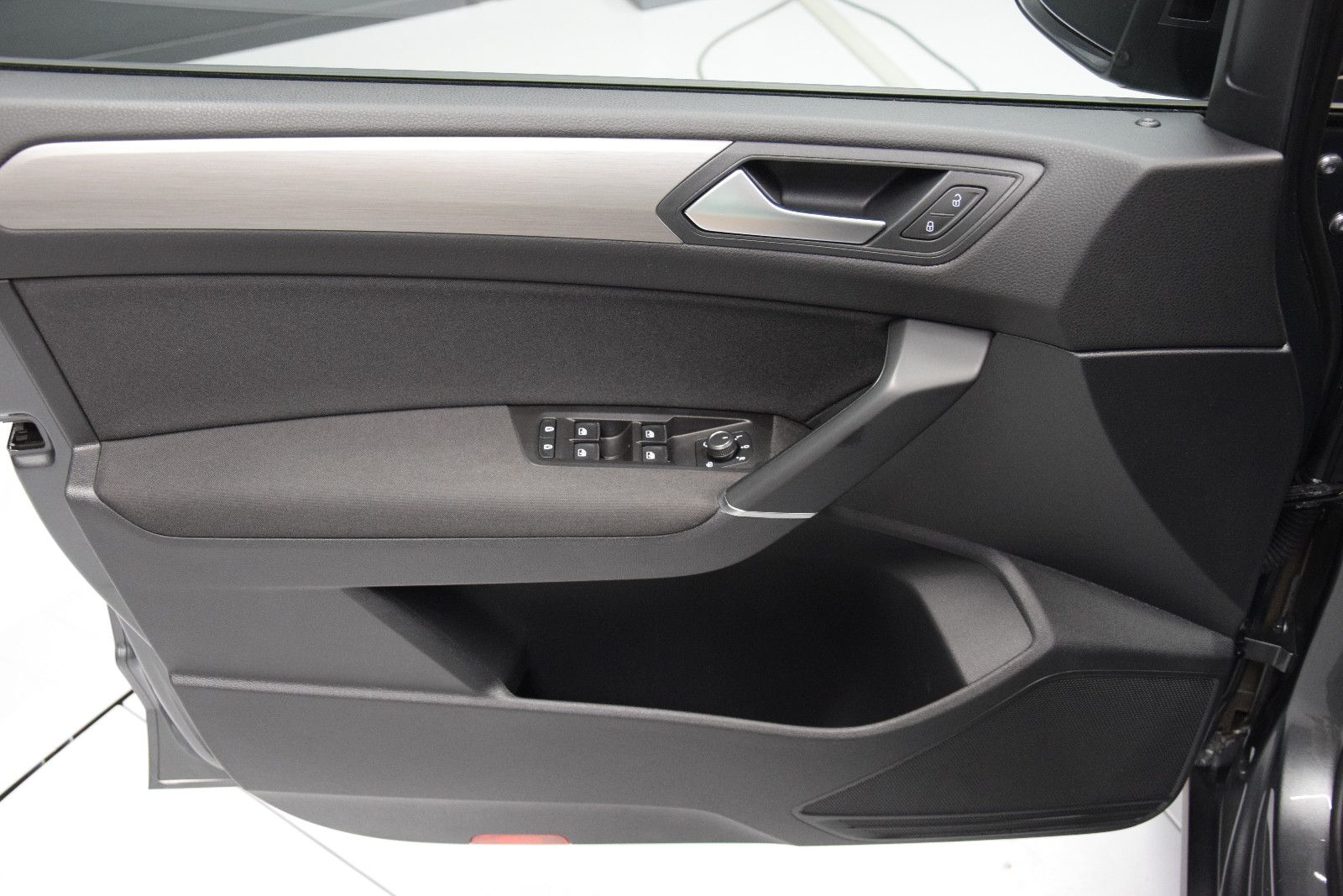 Fahrzeugabbildung Volkswagen Touran Comfortline 7-Sitzer Massage LED Kamera