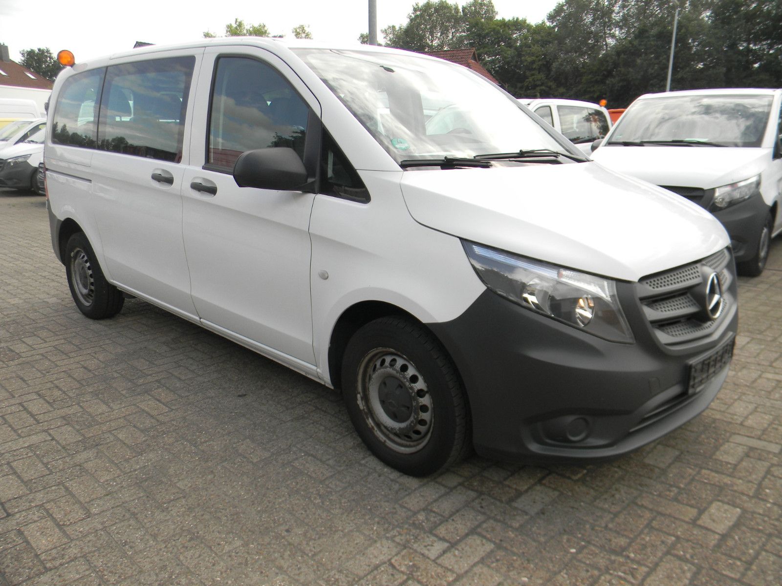 MERCEDES-BENZ Vito