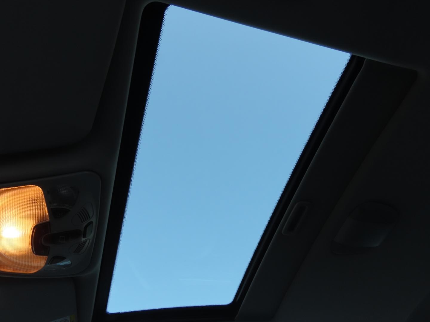 Mercedes-Benz C180 2004 — photo 19