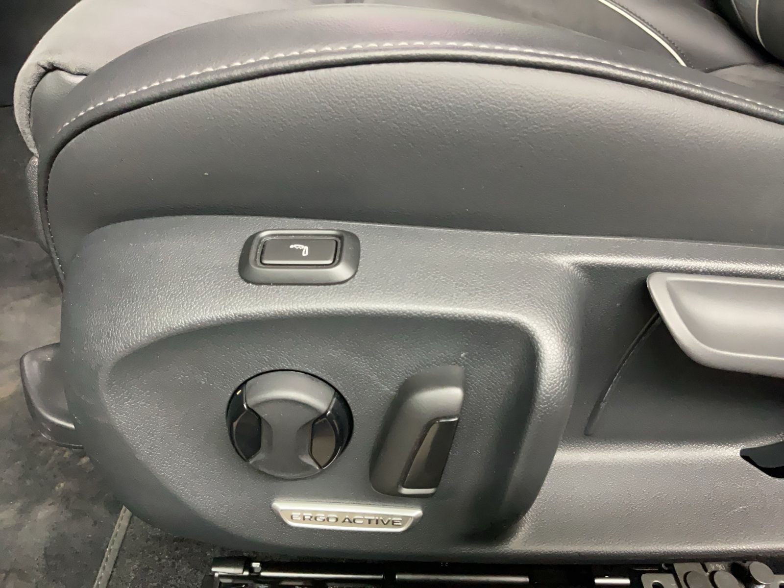Volkswagen Passat Variant - Bild 18