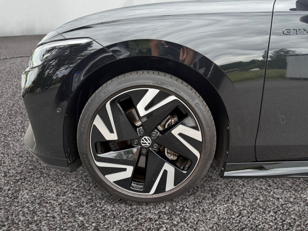 Fahrzeugabbildung Volkswagen ID.7 Tourer 4Motion GTX AHZV DCC Voll