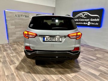 Fahrzeugabbildung Ssangyong REXTON 2.2D**SAPPHIRE**4WD**7AT**7SITZER**