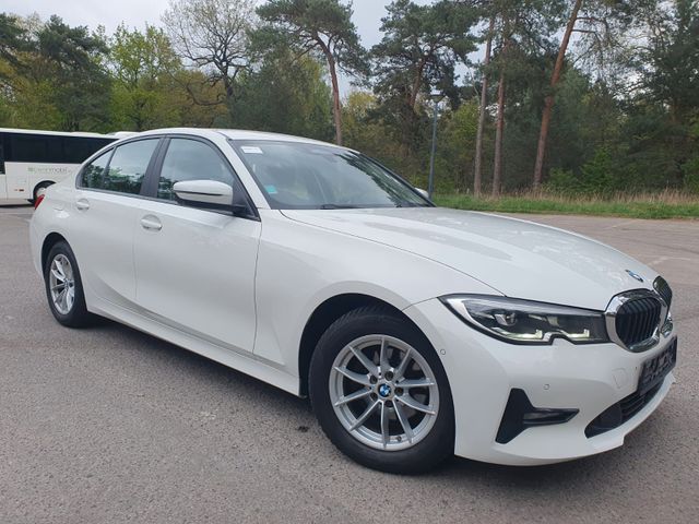 BMW Baureihe 3 Lim. 318 d Automatik Leder H-K Audio