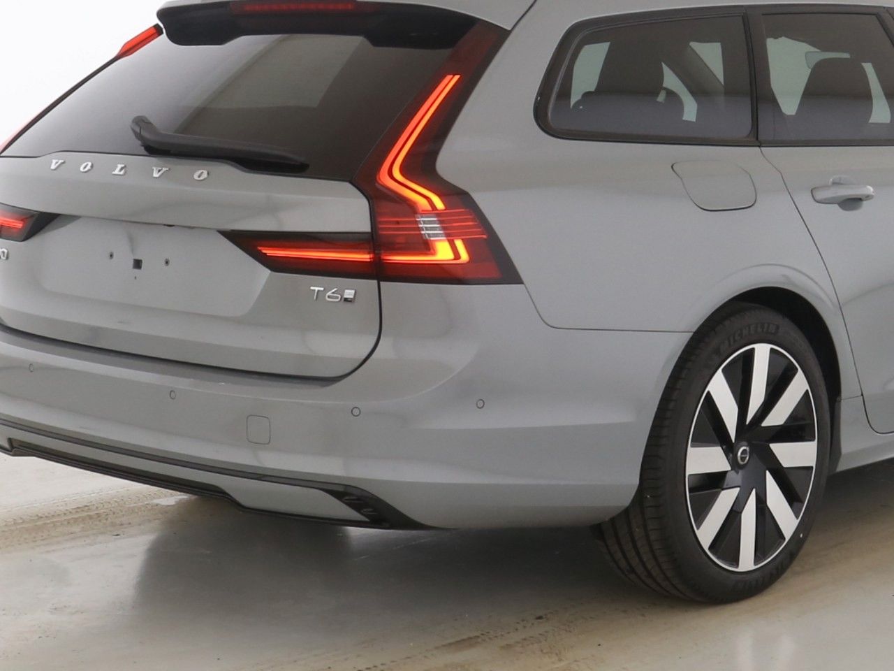 Volvo V90 T6 Plus Dark  Plug-Hybrid*Pano*HUD* foto 9