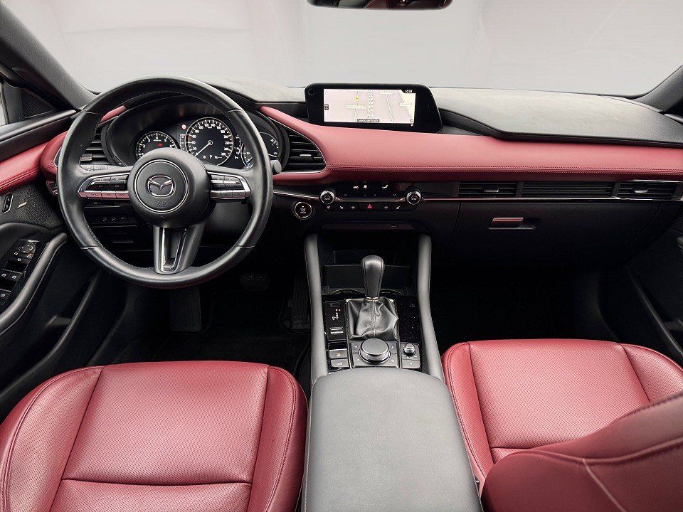 Fahrzeugabbildung Mazda 3 X 2.0i 186PS AWD A/T SELECTION DES-P PRE-P LED