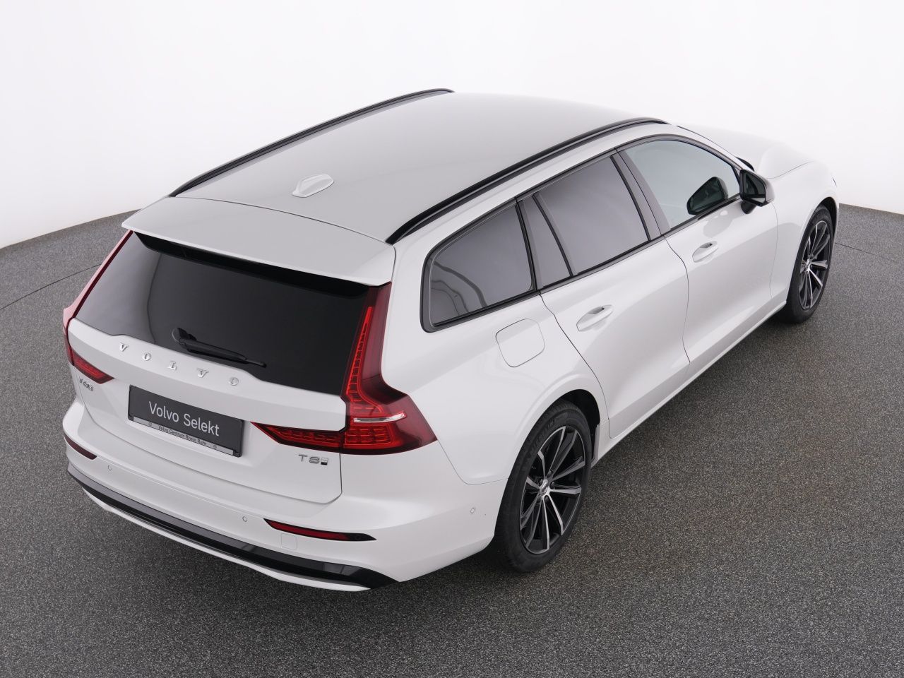 Volvo V60 T8 Recharge Plus Dark+AHK+BP+STANDHZ+LM18 foto 19
