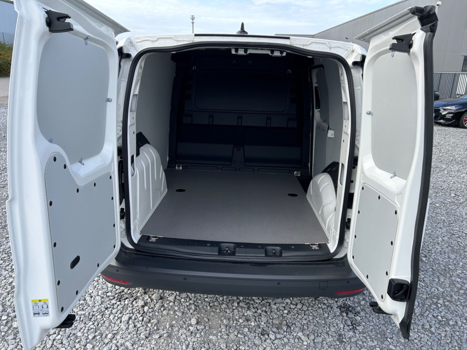 Fahrzeugabbildung Volkswagen Caddy Cargo 2,0 TDI   L1H1  Heck Flügeltüren