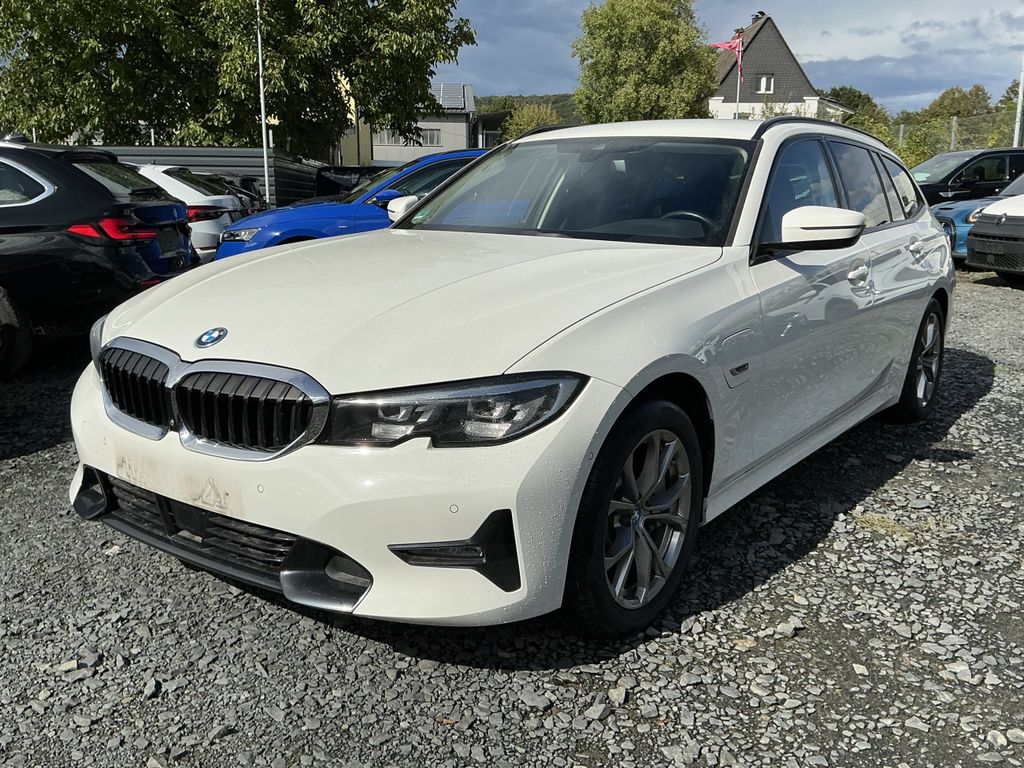 Image of BMW 330
