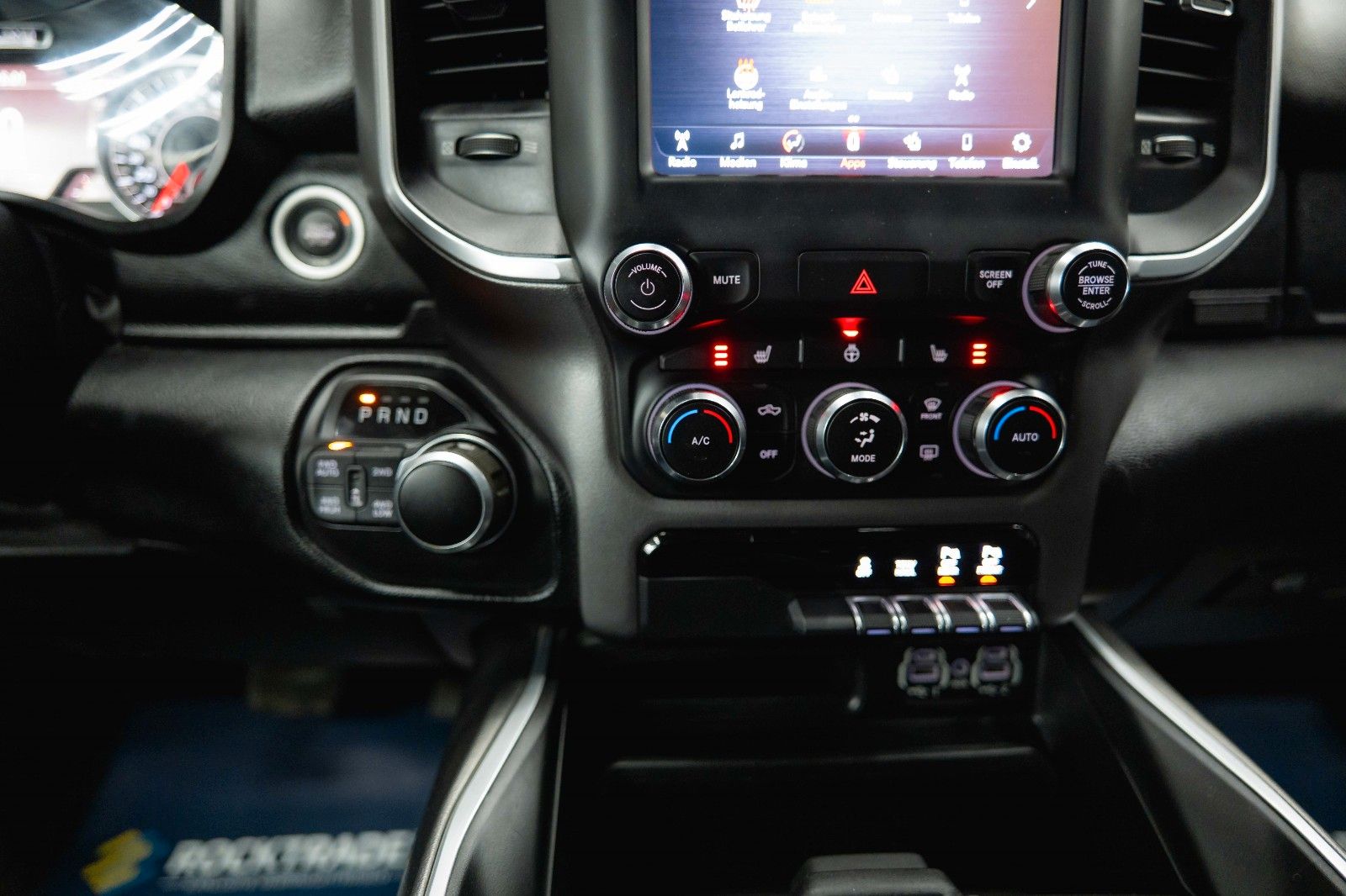 Fahrzeugabbildung Dodge RAM 5.7 V8 HEMI 4x4 OFFROAD Night Limited LONG