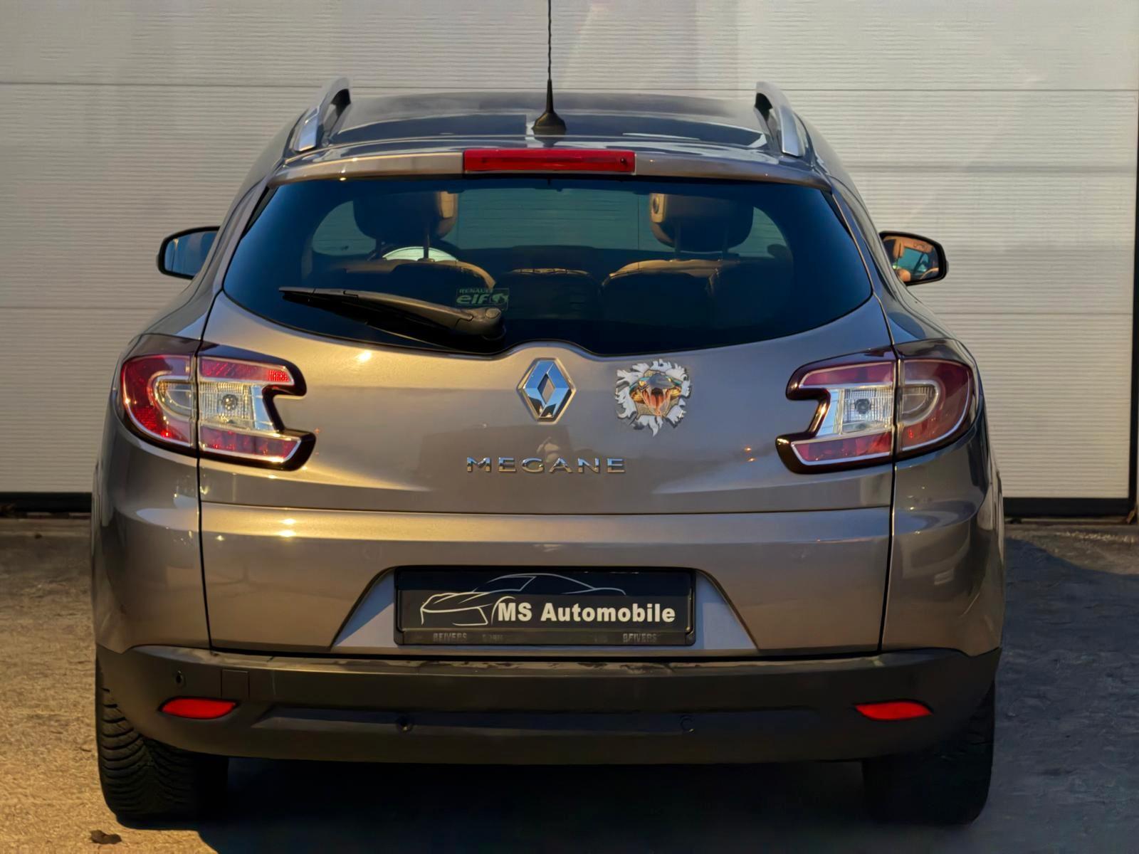 Renault Megane 2011 — photo 5