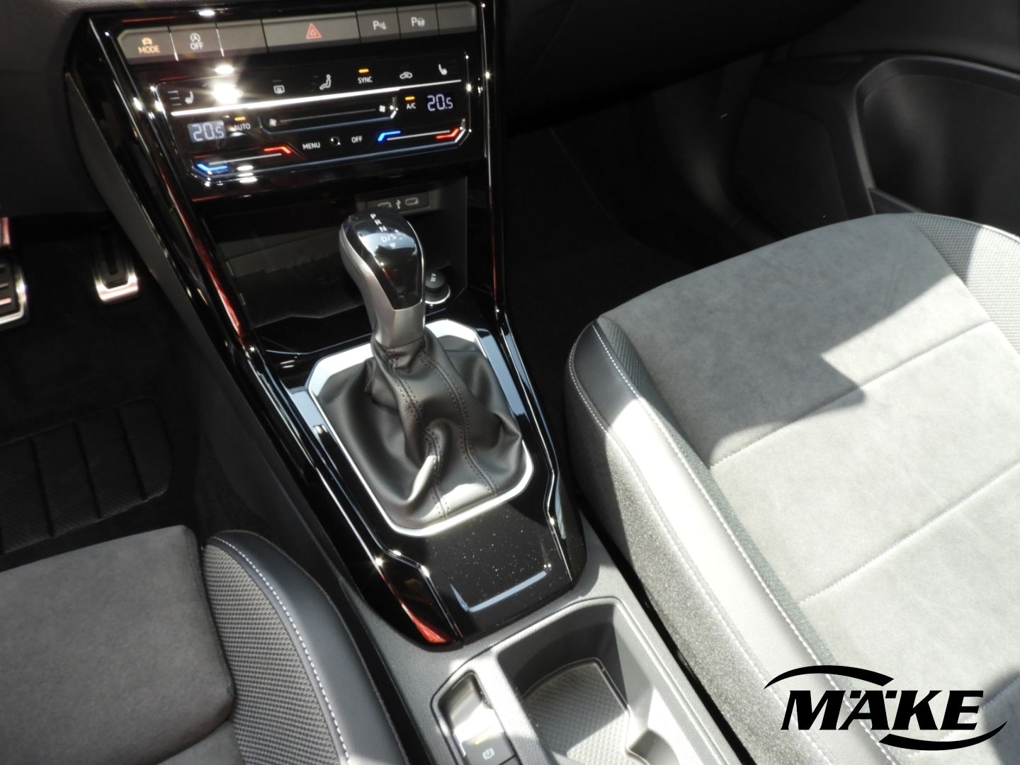 T-Roc R-Line 1.5 TSI DSG AHZV ACC IQ.L NAV ERGO