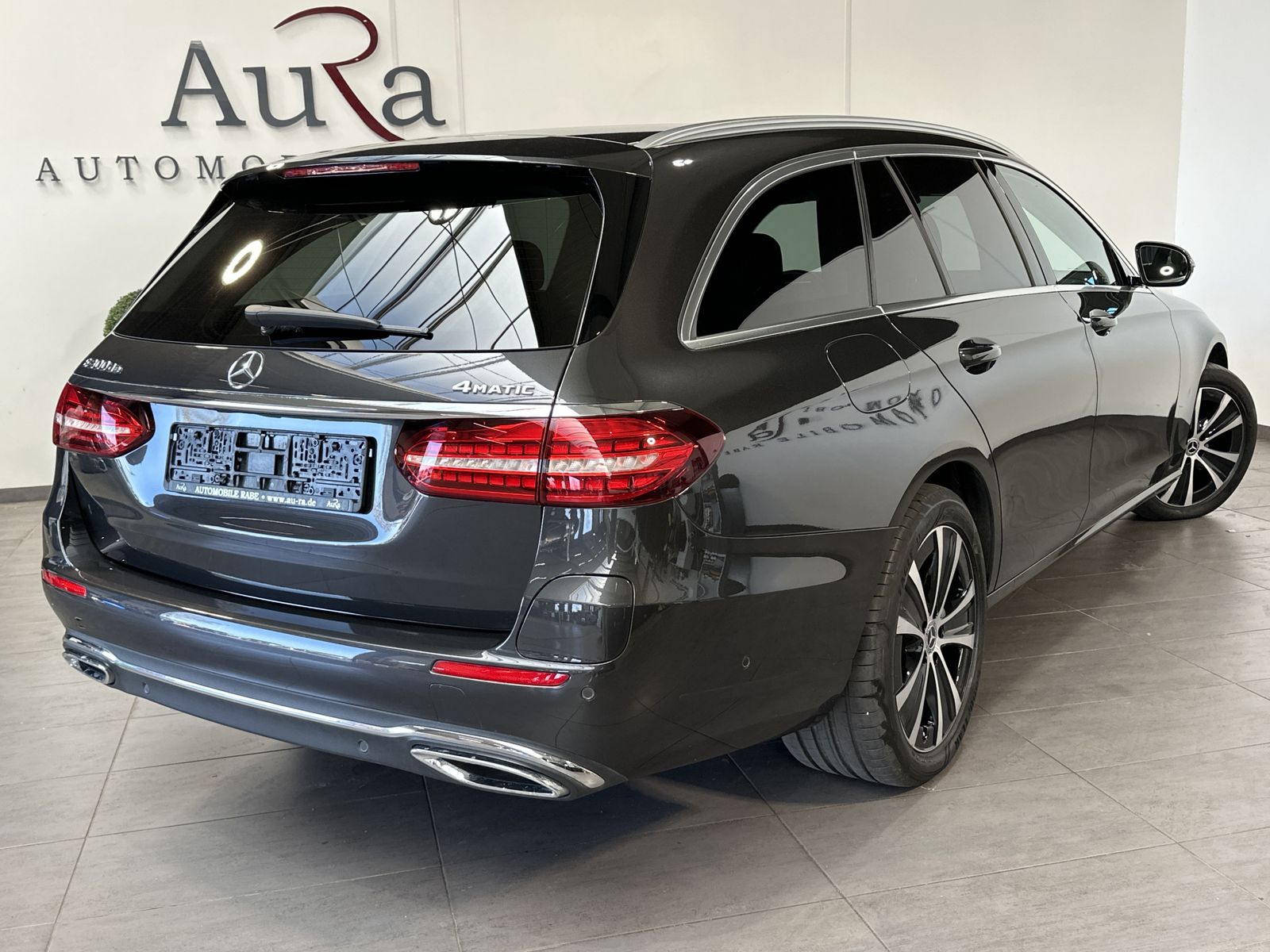 Fahrzeugabbildung Mercedes-Benz E 300de T 4Matic NAV+LED+DISTRONIC+KAMERA+HEADUP
