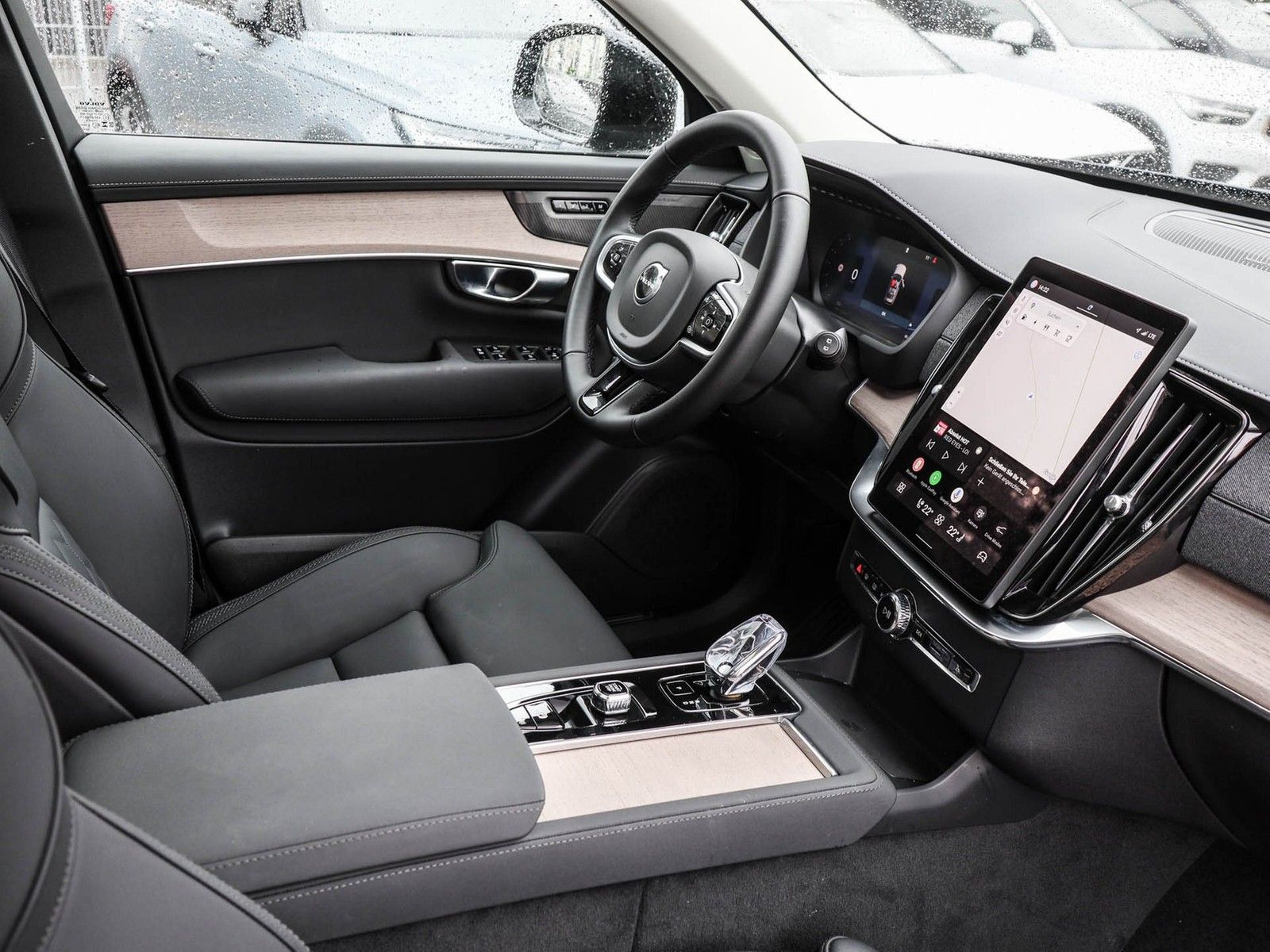 Volvo XC90 T8 AWD Plus Dark Recharge Plug-In Hybrid Na imagem 3
