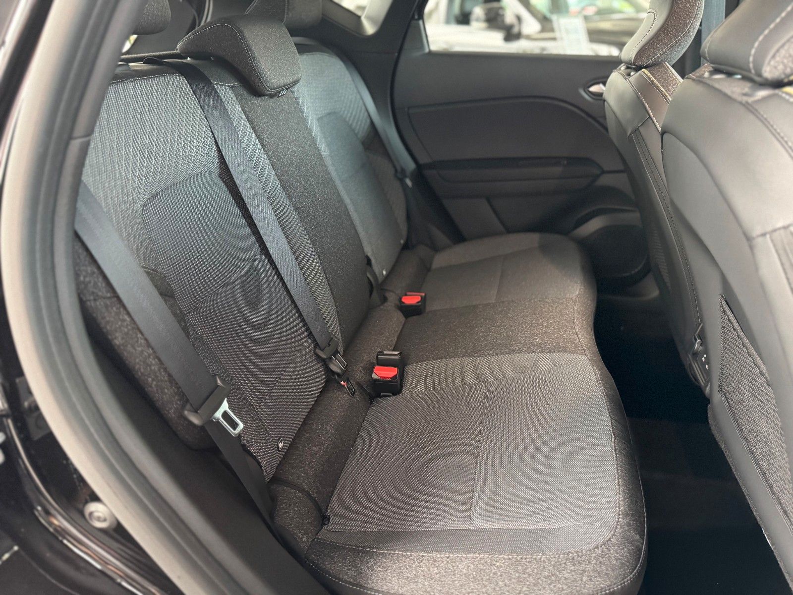 Fahrzeugabbildung Mitsubishi ASX 1.8 Hybrid 6-G.-Automatik Edition