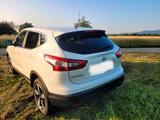 Nissan Qashqai 1.6 DIG-T 360° 360° - Nissan Qashqai mit Benzin-Antrieb: Limousine, 1.6