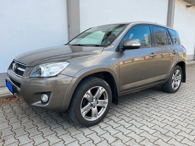 Toyota RAV4 Executive 2.2 D-4D 150 D-Cat Automatik