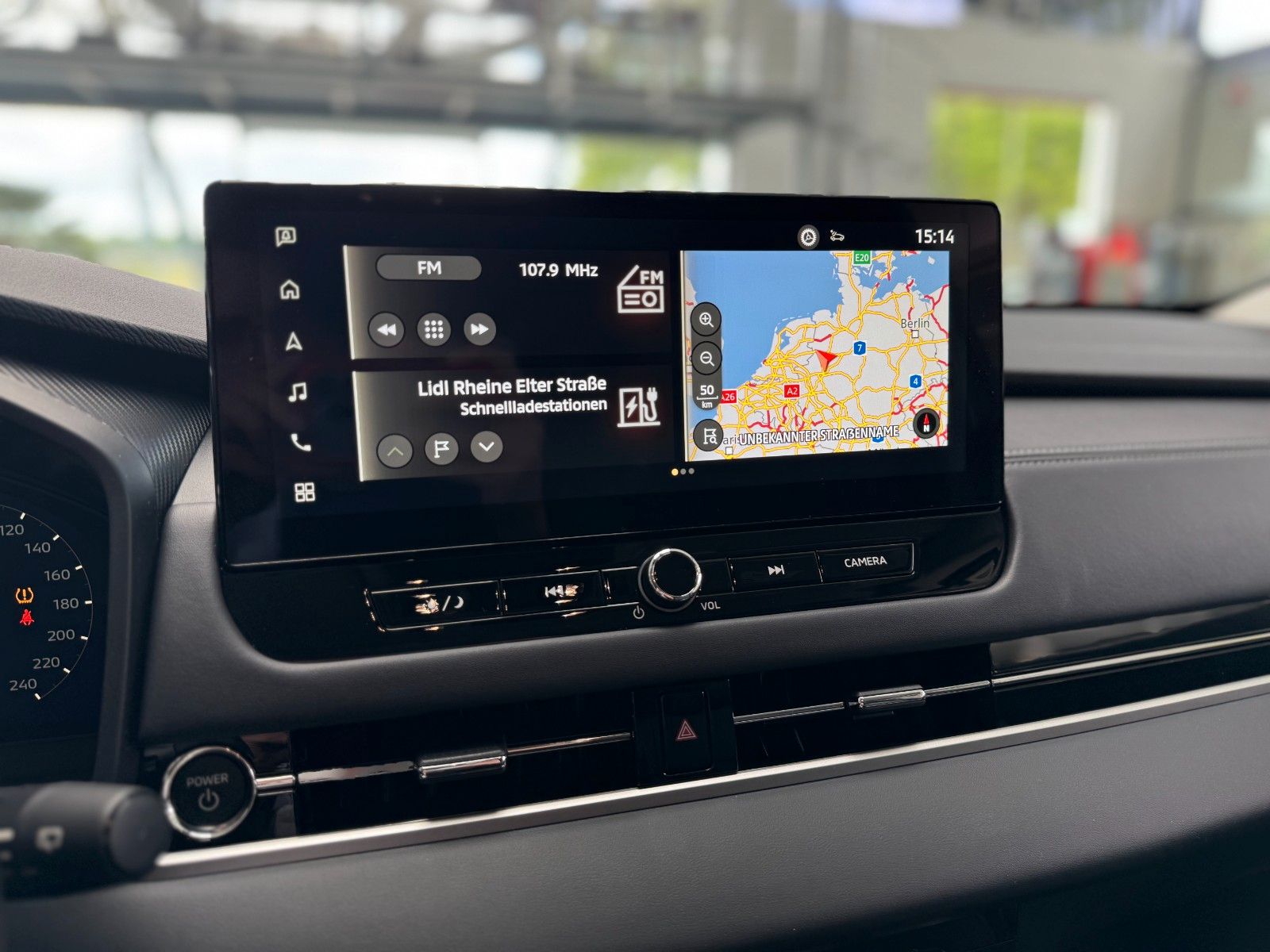 Fahrzeugabbildung Mitsubishi Plug-in Hybrid Outlander Intro Edition