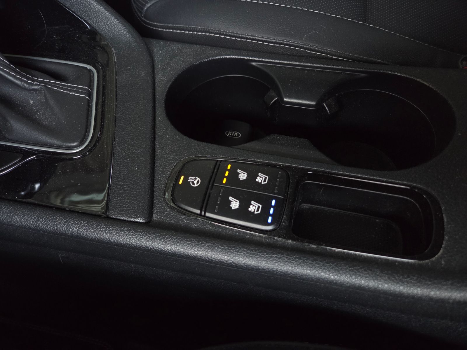 Fahrzeugabbildung Kia Niro Spirit PHEV AHK MEMORY LED NAVI SHZ RFK