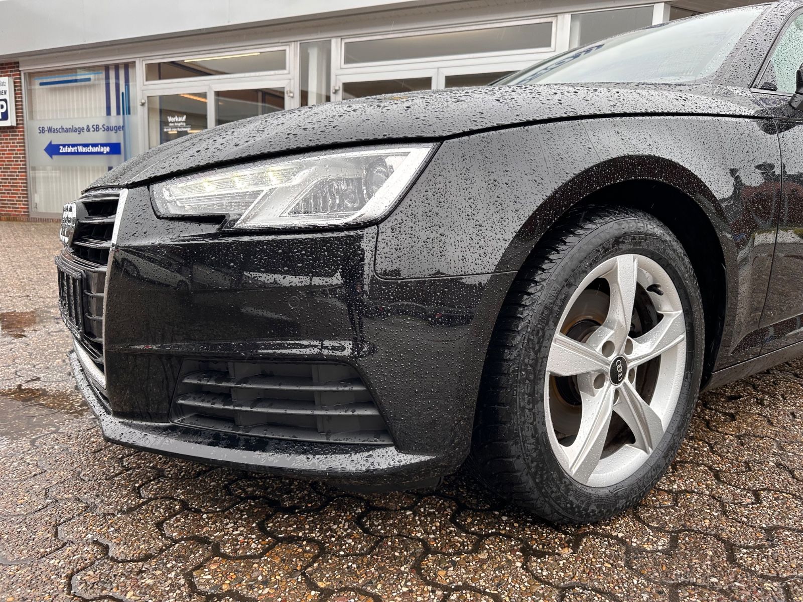 Fahrzeugabbildung Audi A4 Avant 2.0 TDI BiXenon/GRA/Navi/PDC/eHeck