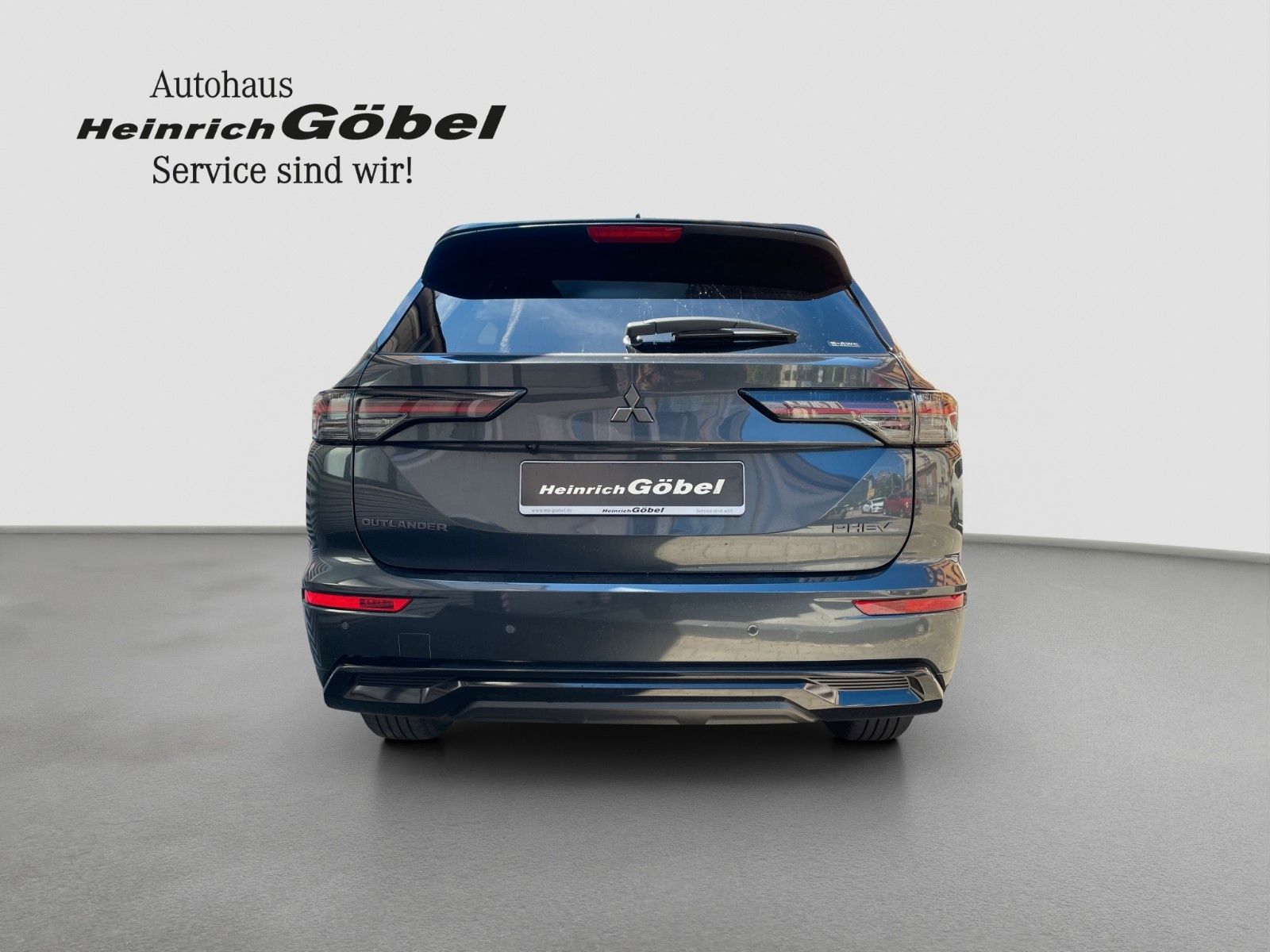Fahrzeugabbildung Mitsubishi Outlander 2.4 PHEV 4WD LUXURY BLACK AKTIONSPREIS