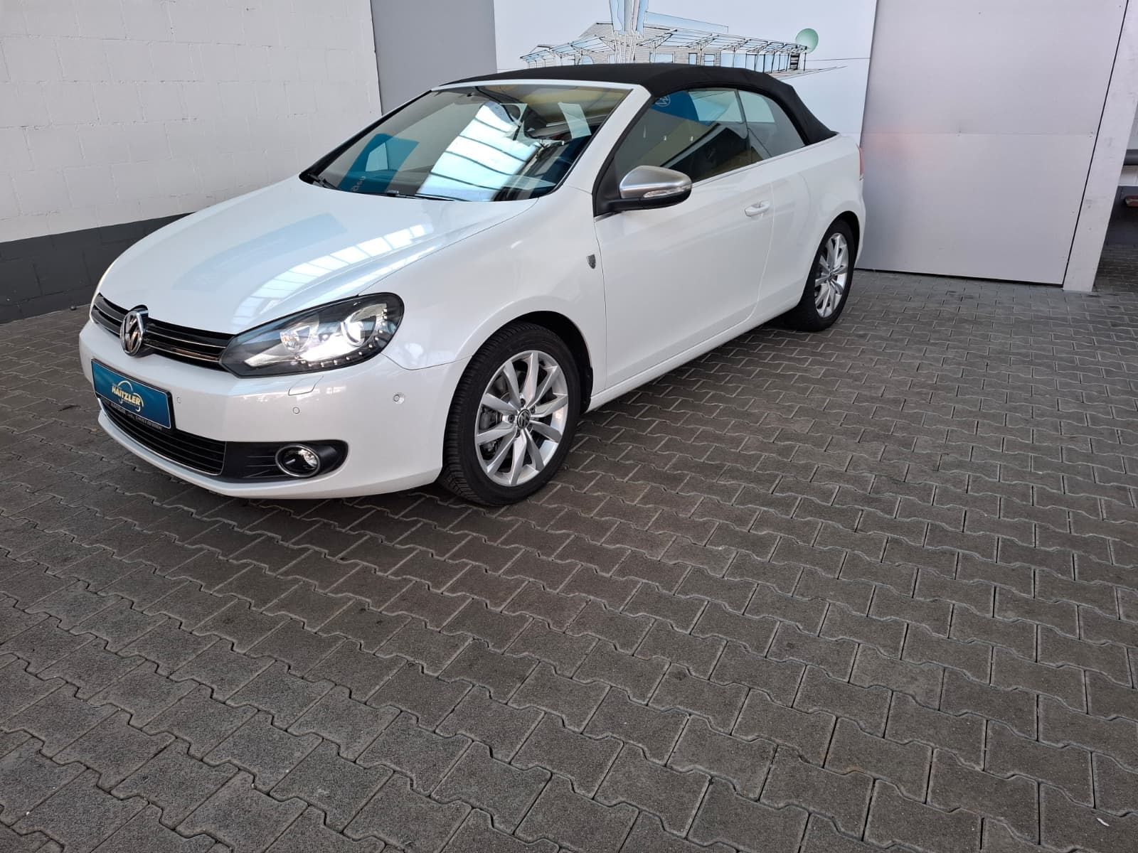 Fahrzeugabbildung Volkswagen Golf VI Cabriolet 2.0 TDI DSG Karmann +AHK +DCC