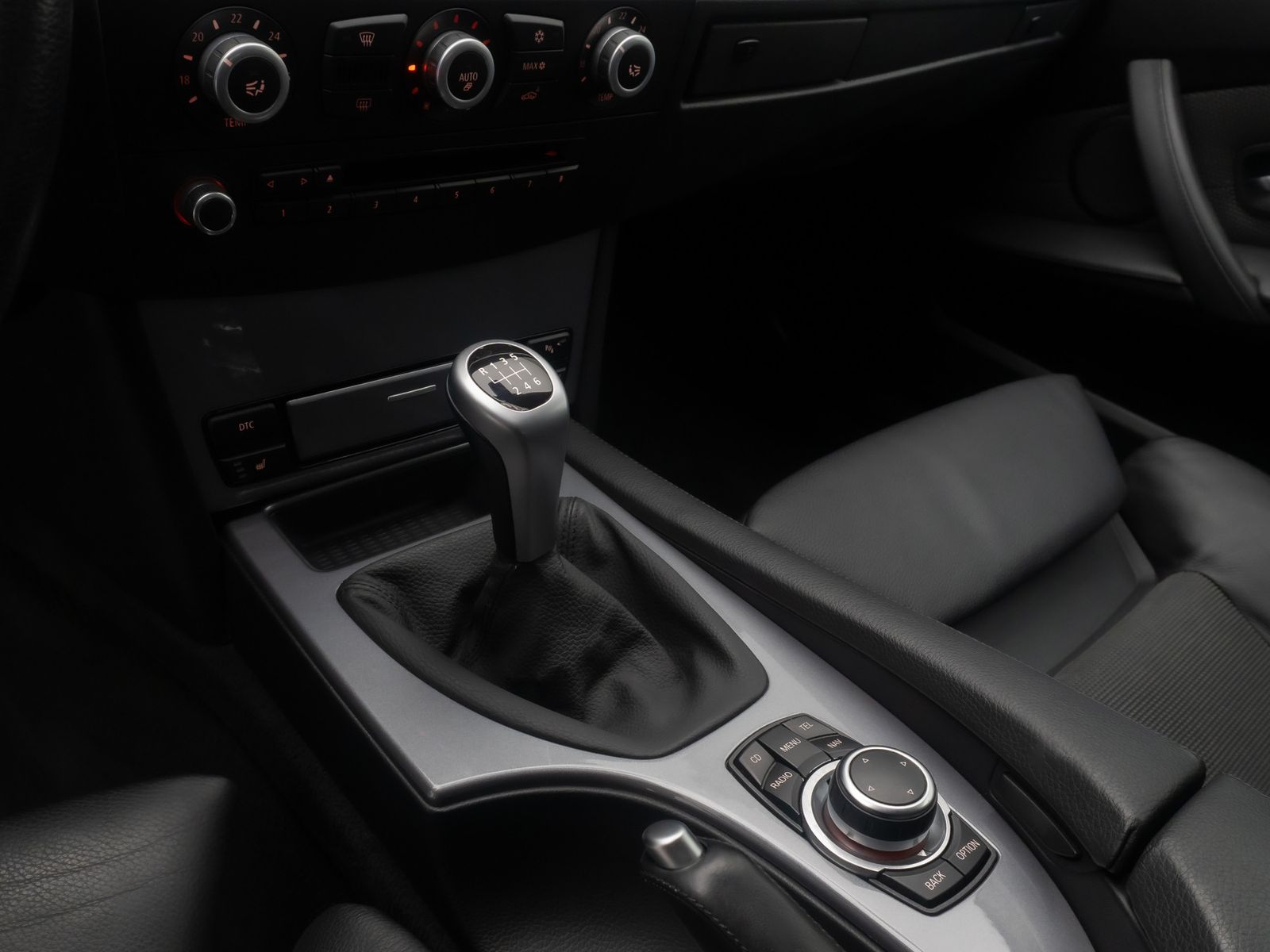 Fahrzeugabbildung BMW 520d Special Edition PDC NaviPro Memory Tempomat