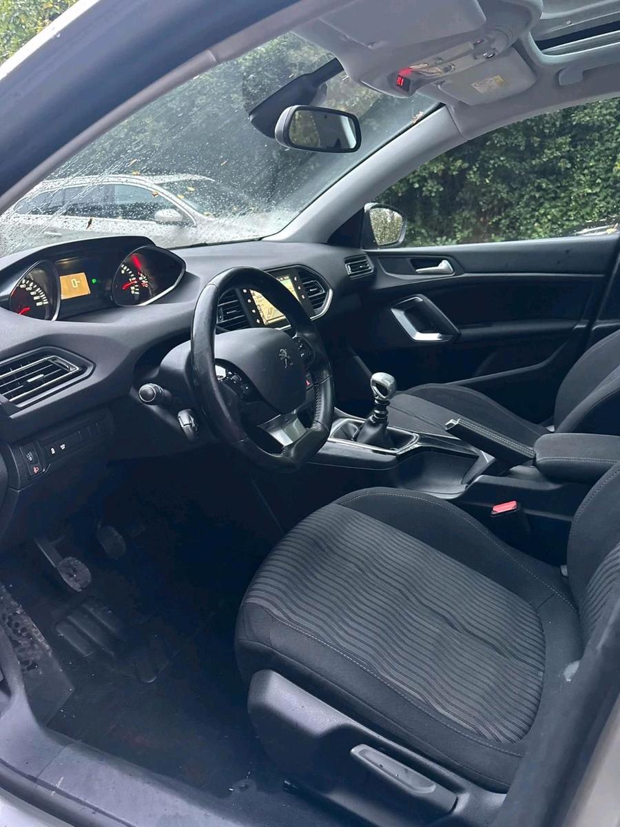 Peugeot 308 2015 — photo 7