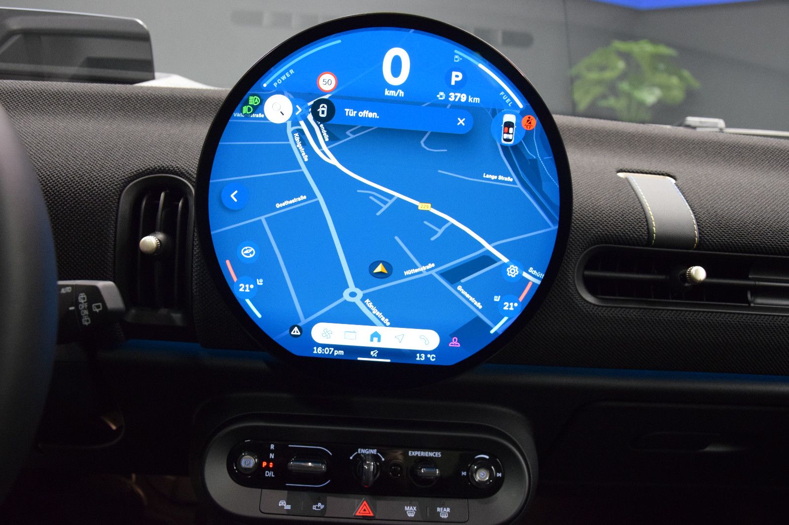 Fahrzeugabbildung MINI Cooper S Classic Trim 5-Türen Paket-L Pano h/k