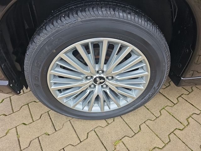 Fahrzeugabbildung Mitsubishi Outlander 2.4 PHEV 4WD PLUG-IN HYBRID KAMERA SHZ