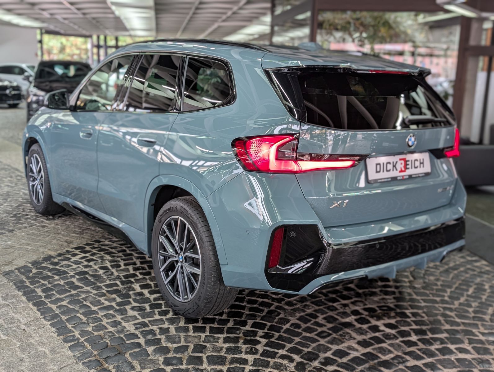 Fahrzeugabbildung BMW X1 18 d sDrive M Sport SHADOW AHK PANO KAM LEDER