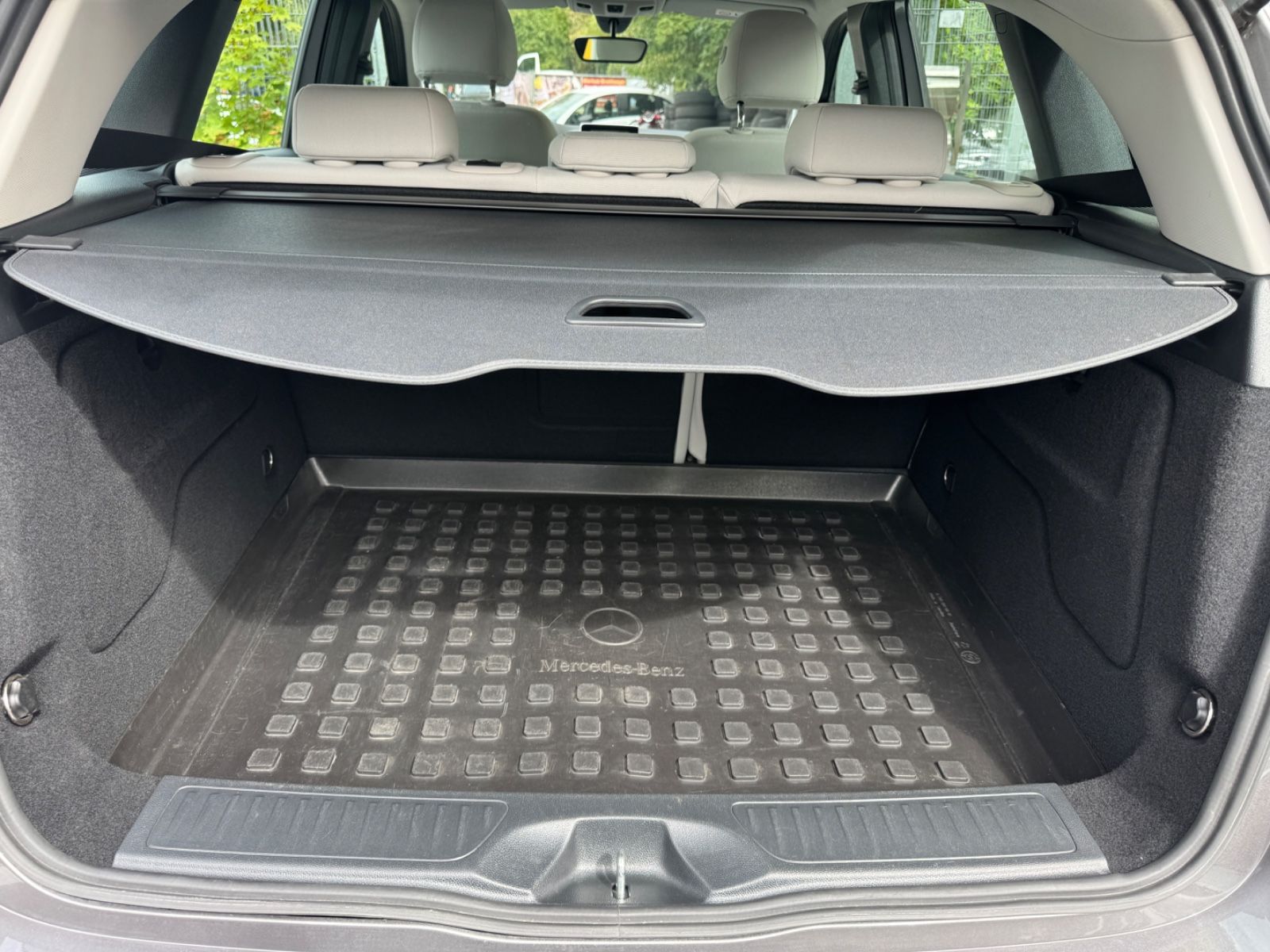 Fahrzeugabbildung Mercedes-Benz B 200 Navi+PDC+LED