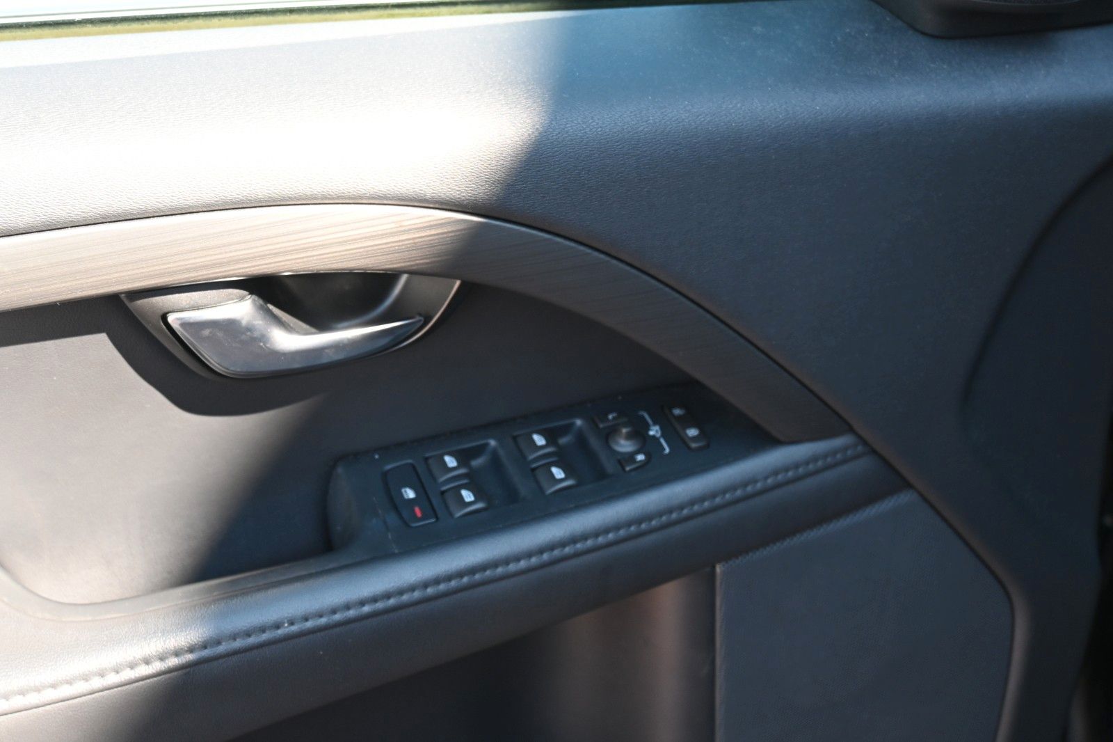 Fahrzeugabbildung Volvo S80 D4 Mom*AT*ACC*NAV*SITHZ*PANO*XEN*Top