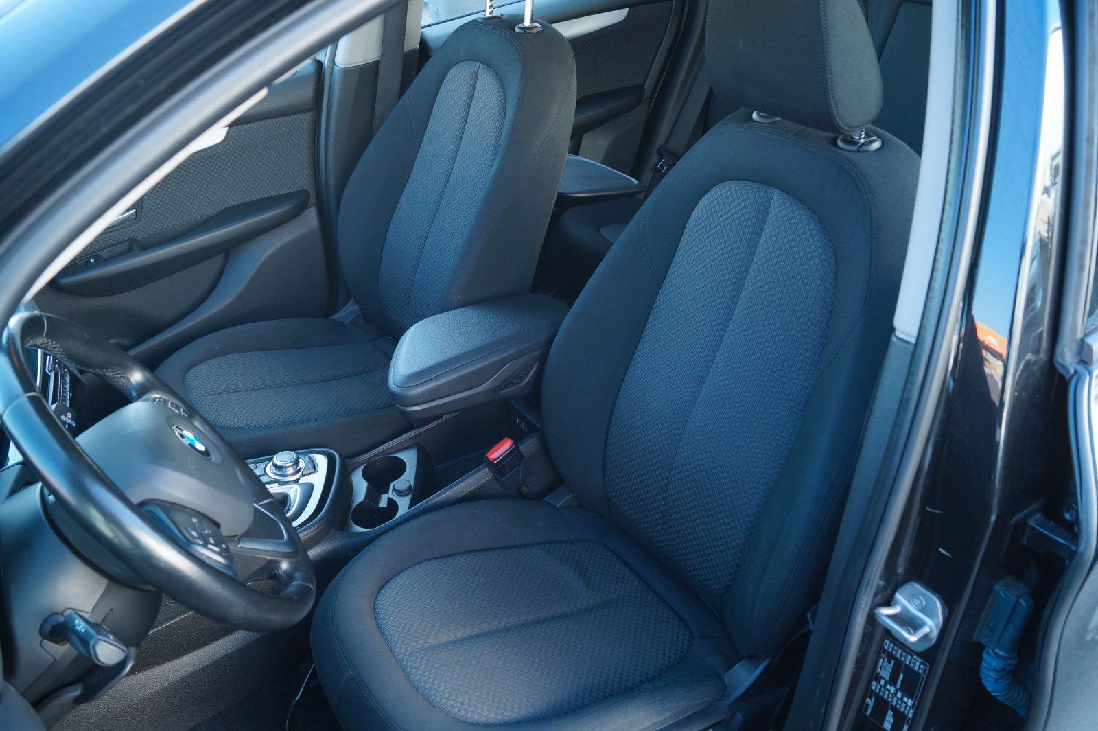 Fahrzeugabbildung BMW 218i  Active Tourer *Automatik