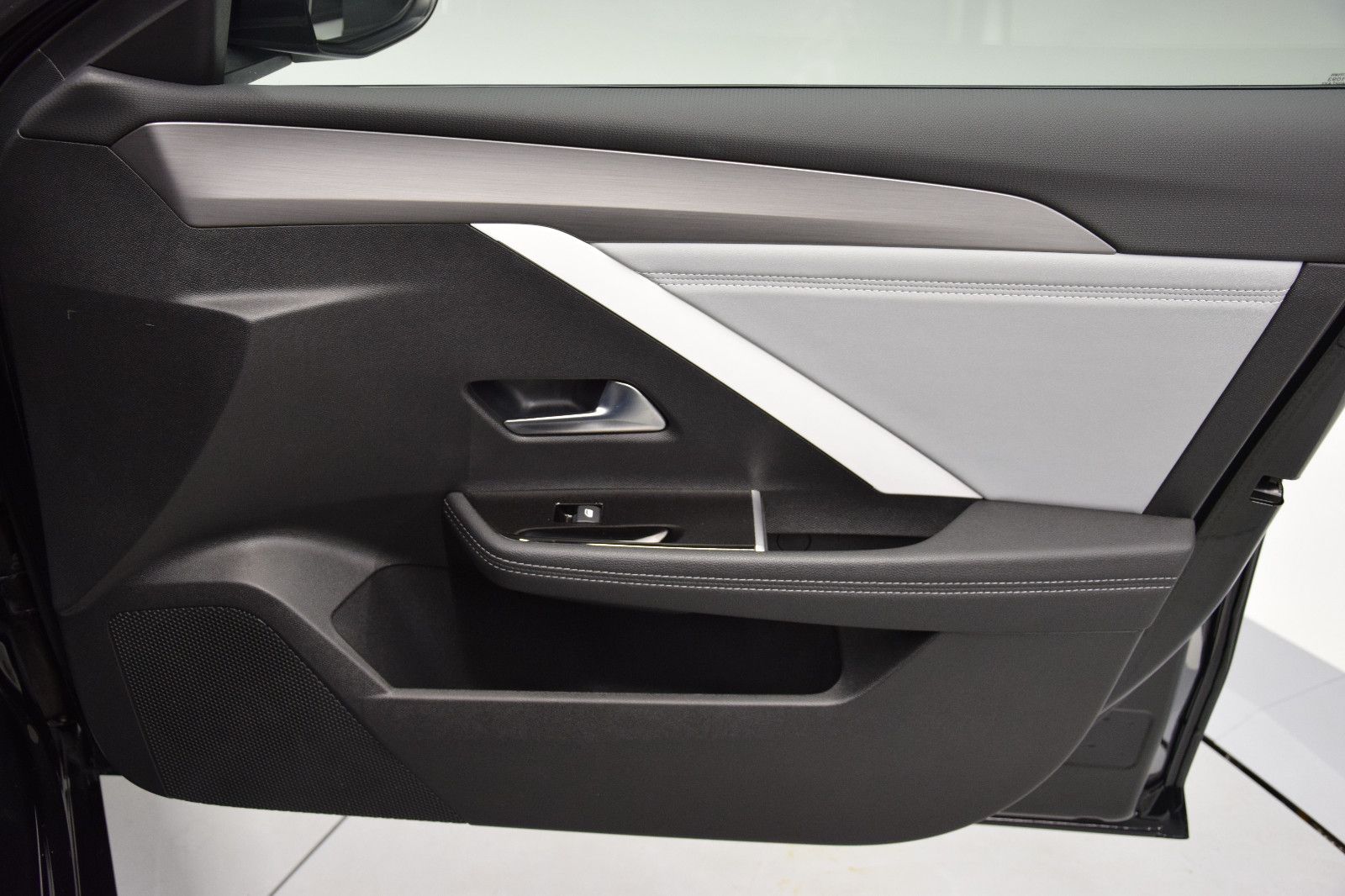 Fahrzeugabbildung Opel Astra L Sports Tourer Elegance Kamera NAV Ambien