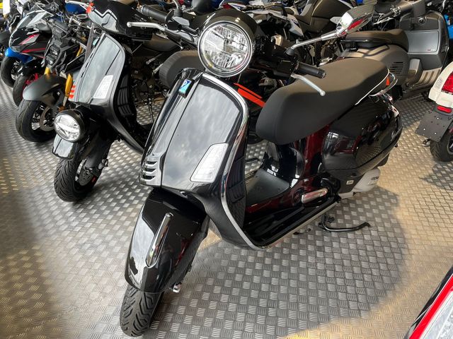 Vespa GTS 125 Super Tageszulassung