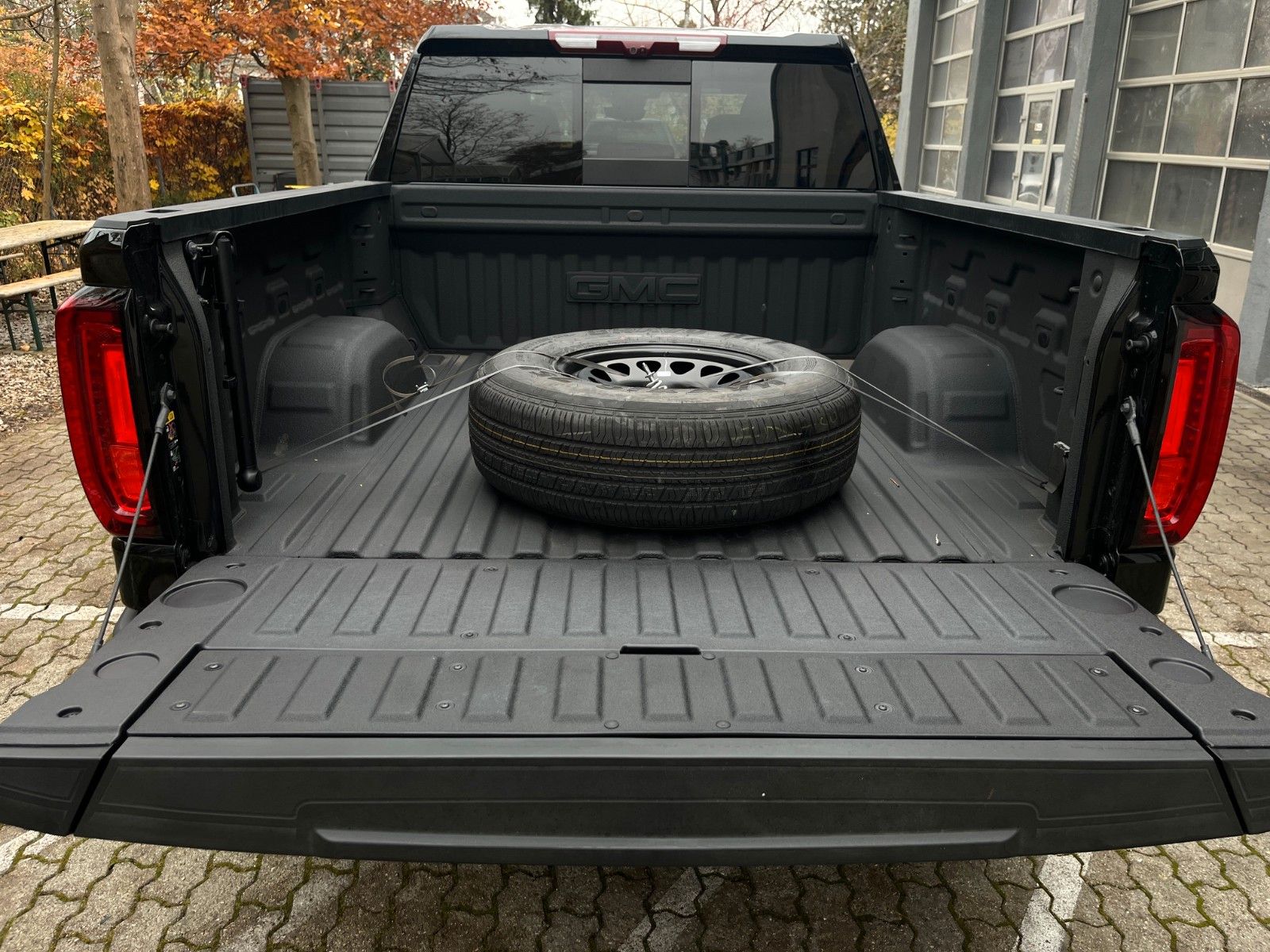 Fahrzeugabbildung GMC Sierra 1500 AT4 6.2*360°*AHK*22Zoll*HeadUp