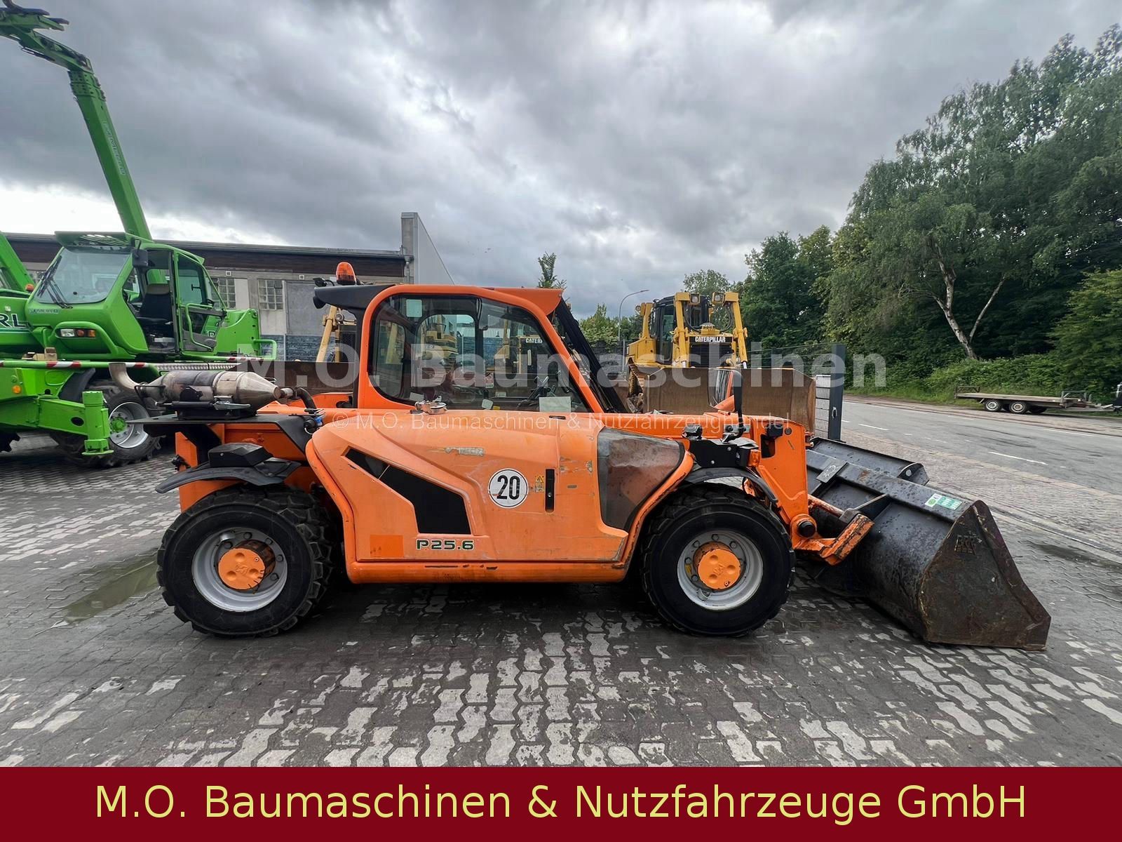 Fahrzeugabbildung Merlo P 25.6 / SW / Palettengabel / Schaufel