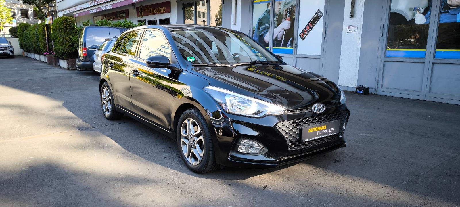 Hyundai i20 Autom., Navi, Rückfahrkamera.2.Hand
