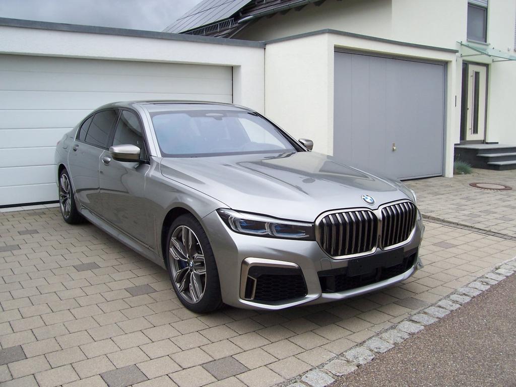 BMW M760