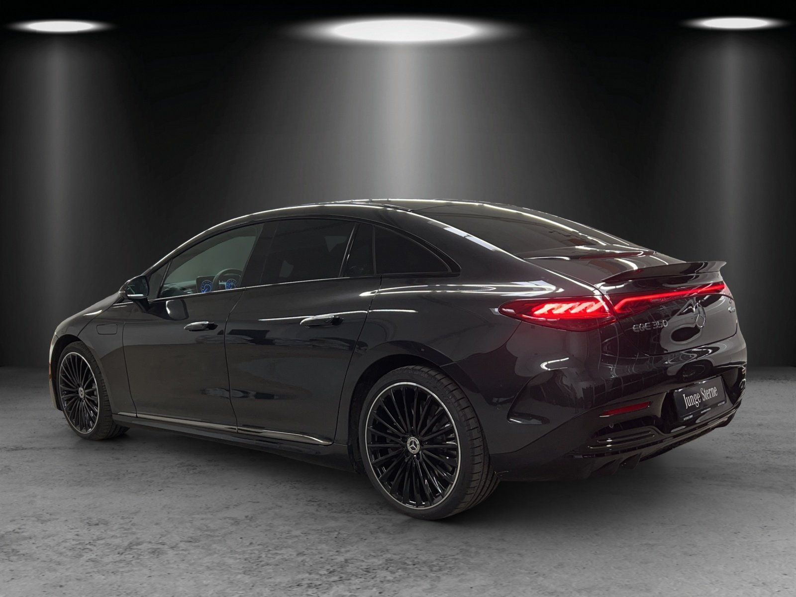 Fahrzeugabbildung Mercedes-Benz EQE350 4M AMG Premium+ AIRMATIC RemotePark Night
