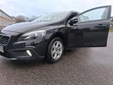 Volvo V40 Cross Country D2 Geartronic - Momentum - Volvo V40 Cross Country Gebrauchtwagen